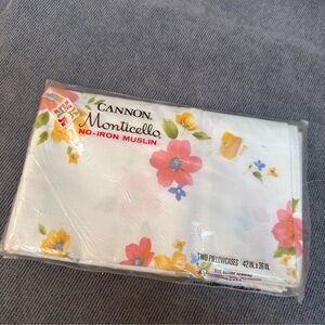 Vintage NOS Cannon Monticello Pansy Floral Print Muslin Pillow Cases